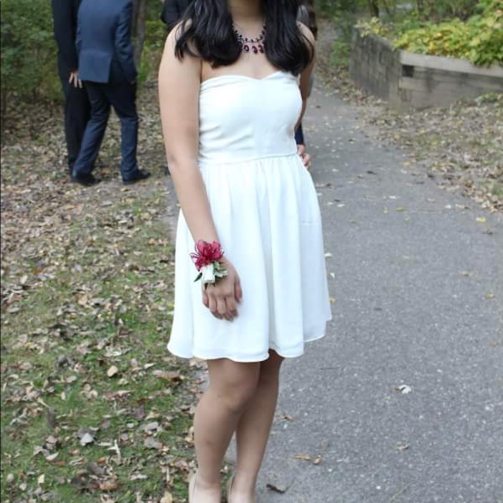 White strapless dress